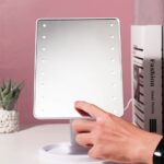 Сенсорне LED дзеркало з підсвічуванням для макіяжу