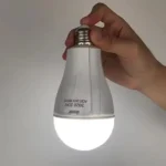 Акумуляторна аварійна світлодіодна LED лампочка 20W E27 з 2 акумуляторами та крючком